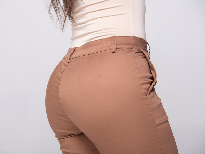 Pantalón Clásico Tiro Alto Bota Recta Marca Trucco's