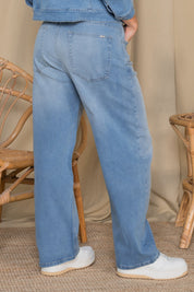 Jean Barrel Tiro Alto Con Brillos Marca Truccos
