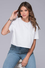 Camiseta Corta Cuello Redondo con Detalle de Gircones Marca Trucco's