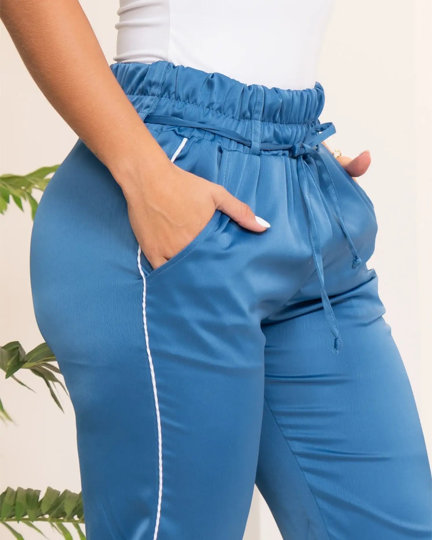 Jogger Tiro Alto Línea Lateral en contraste Marca Trucco´s