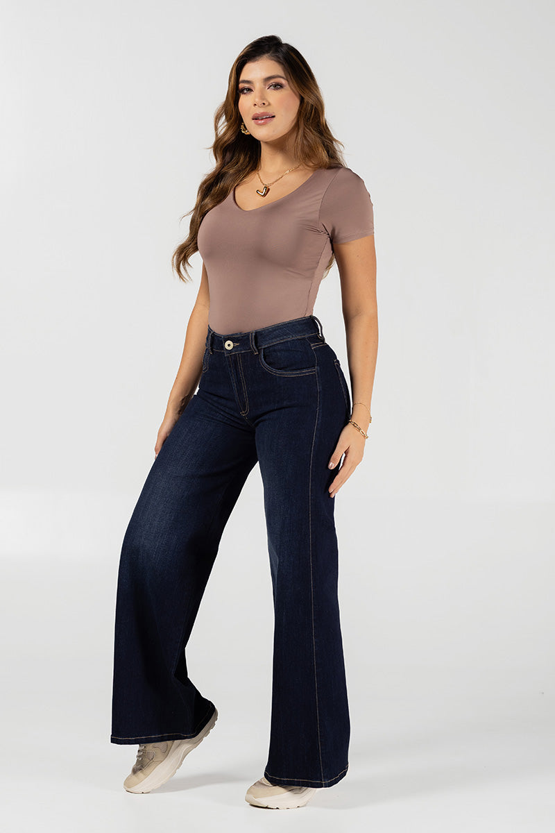 Chic Style Fitted Short Sleeve Bodysuit by Trucco's