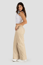 Pantalón Wide Leg de Corte Alto y Caída Fluida, Versátil para Día y Noche Marca Trucco´s