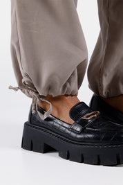 Pantalón Bota Recta en Rayon y Poliester Marca Trucco's